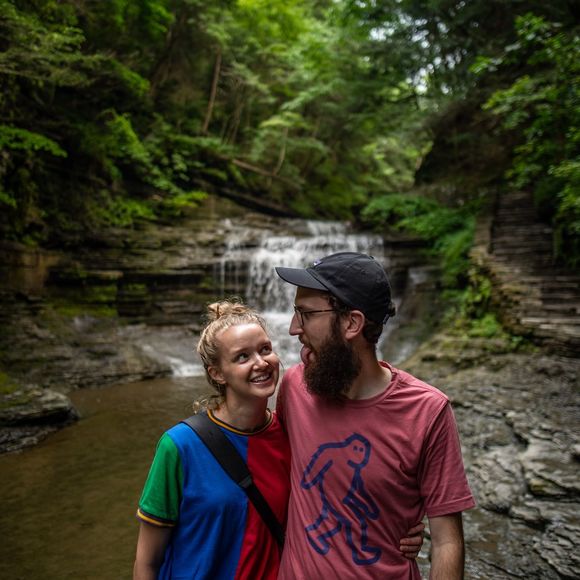 Profile Picture of Aaron Roth (@aaronroth) on Poshmark