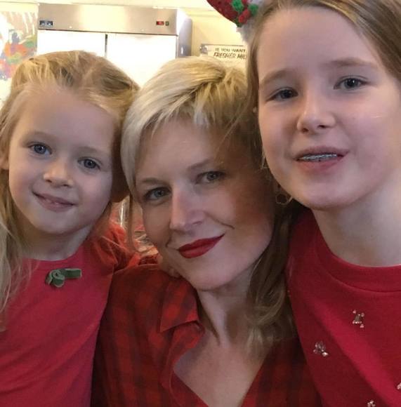 Profile Picture of Simone eleanor Adams (@simoneeyraud) on Poshmark