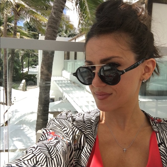 Profile Picture of Catherine Litos (@cat_tsoukas) on Poshmark