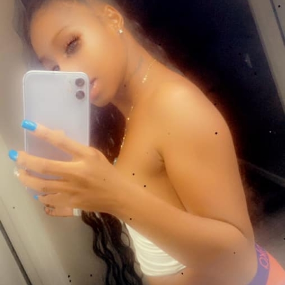 Profile Picture of Nesha Nesha (@neshanesha841) on Poshmark