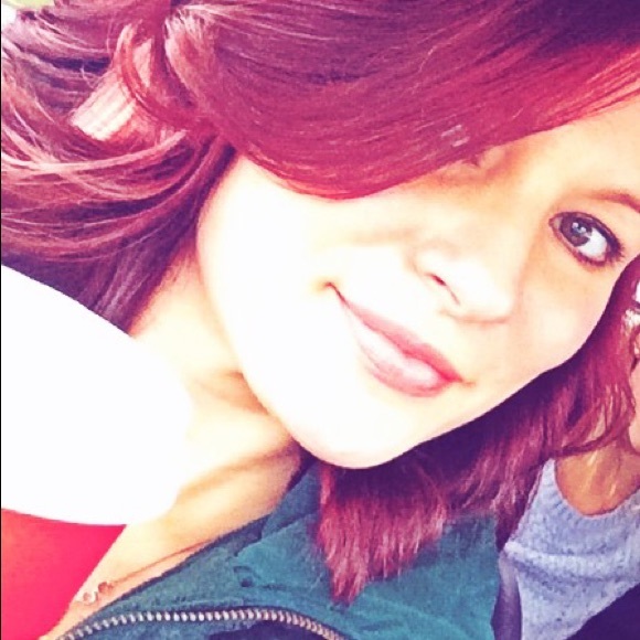 Ashley Simmonds - Poshmark Profile Picture of Ashley Simmonds (@as5071) on Poshmark