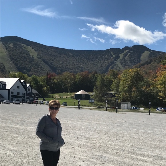 Profile Picture of Tunde Droppa (@tunde1969) on Poshmark