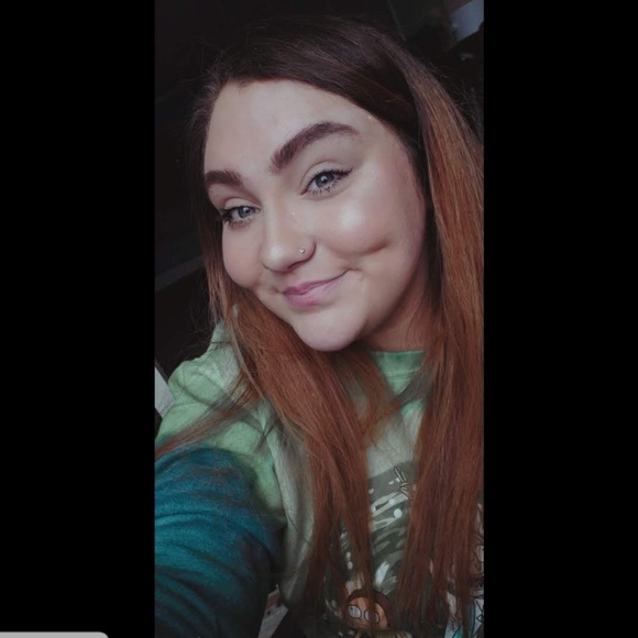 Profile Picture of Skyla Pherson (@skylap513) on Poshmark