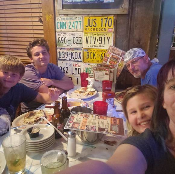 Profile Picture of Tiffany Sunter (@tiff1215sun) on Poshmark