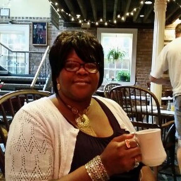 Profile Picture of Yolanda Myers (@yoyo19631) on Poshmark