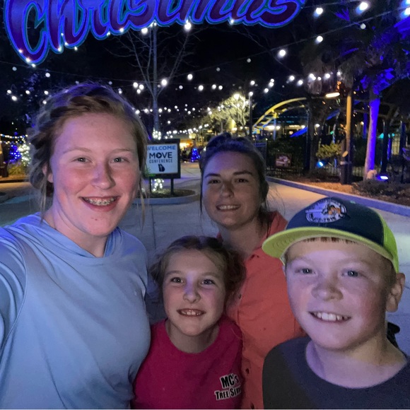 Profile Picture of Ava Herrington (@avaherringto993) on Poshmark