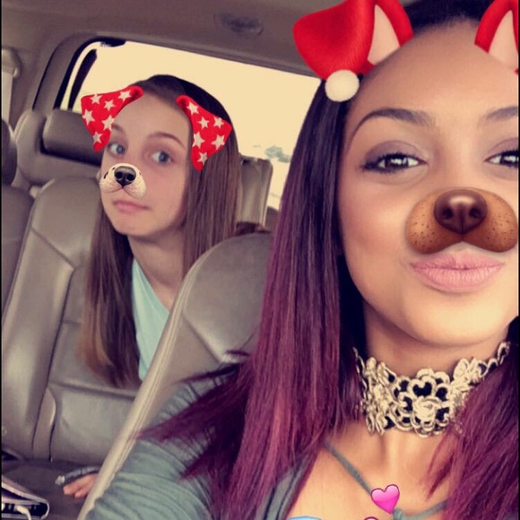 Profile Picture of Jordyn White (@jordynn70) on Poshmark