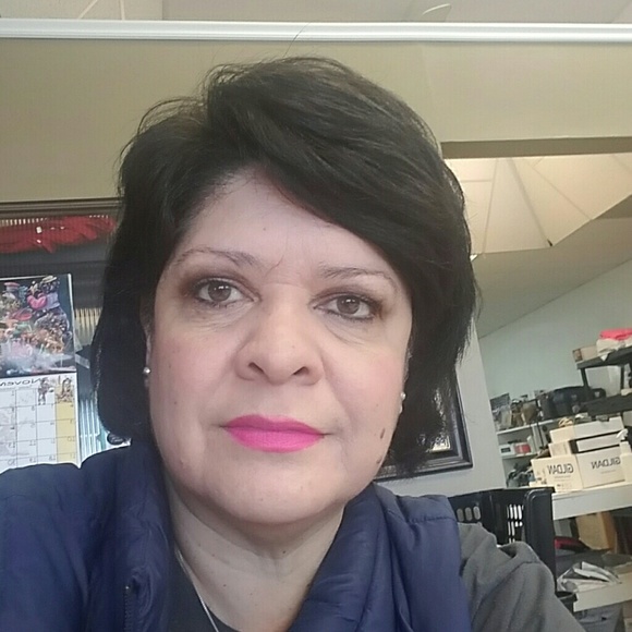 Profile Picture of Sandy Vanevery (@svanevery2) on Poshmark