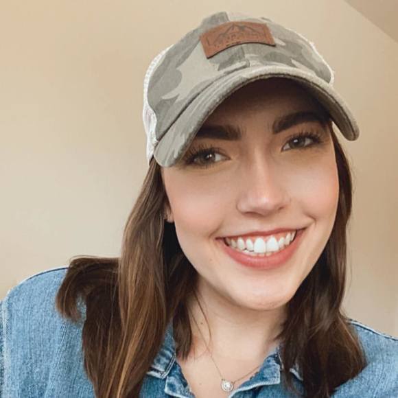 Profile Picture of Meagan Chase (@meaganchase) on Poshmark