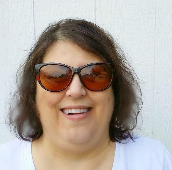 Profile Picture of Joann Carson (@joann_carson) on Poshmark