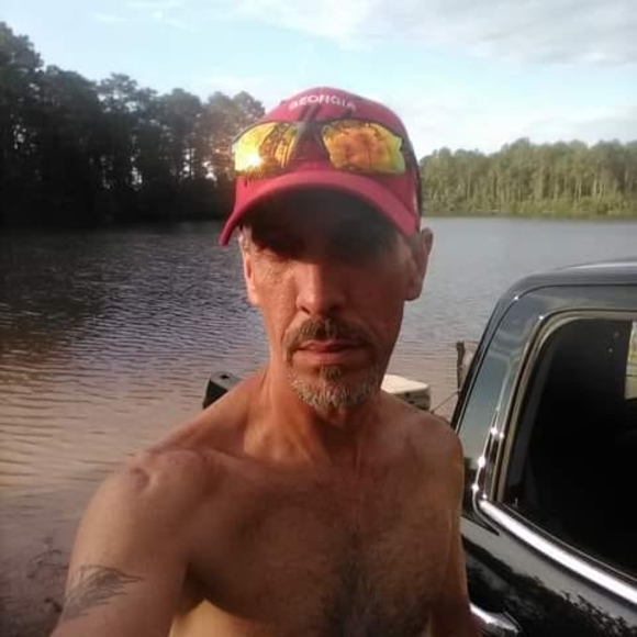 Profile Picture of Joel Manning (@safarisurfer) on Poshmark