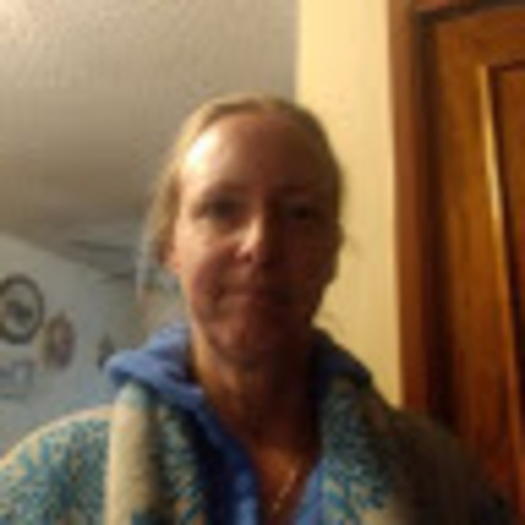Profile Picture of Nancy Thiessen (@nacybr2) on Poshmark