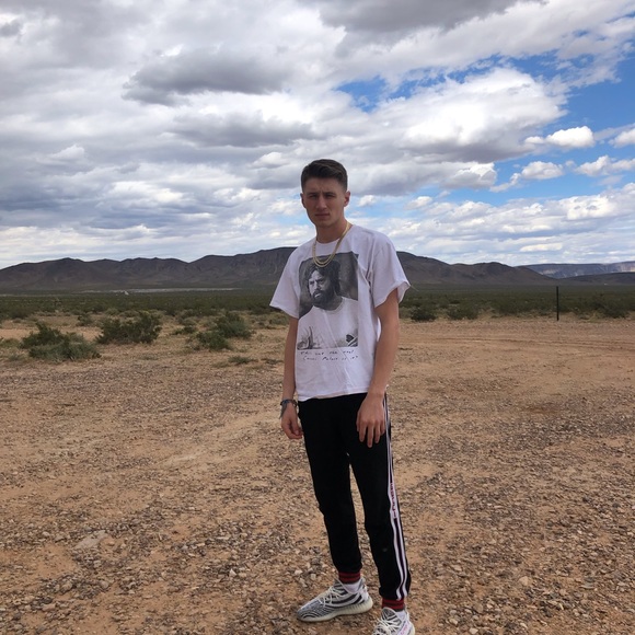 Tyler Brenner - Poshmark Profile Picture of Tyler Brenner (@tylerbrenner6) on Poshmark