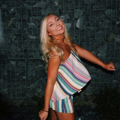 Profile Picture of Lainey Wilson (@lainey_brooke) on Twitter