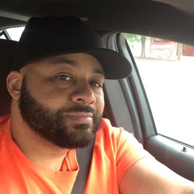 Profile Picture of Robert Hurt (@RobertH45478013) on Twitter