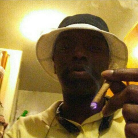 Profile Picture of Sean Grant (@gfather) on Poshmark
