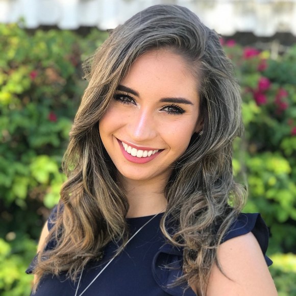 Profile Picture of Amanda Fazio (@almfaz) on Poshmark