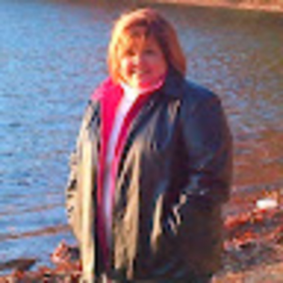 Profile Picture of Darlene Morrison (@family32174) on Poshmark