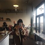 Profile Picture of Gabrielle Hall (@hallbythesea) on Instagram