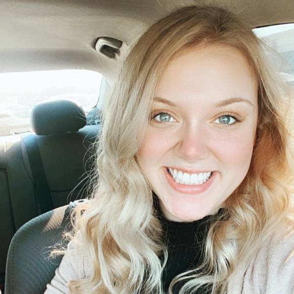 Profile Picture of Kelly Jahnigen (@knjahnigen) on Poshmark