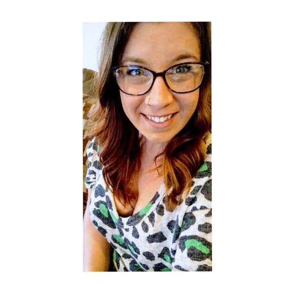 Profile Picture of Kira Schneider (@kirralynnn) on Poshmark