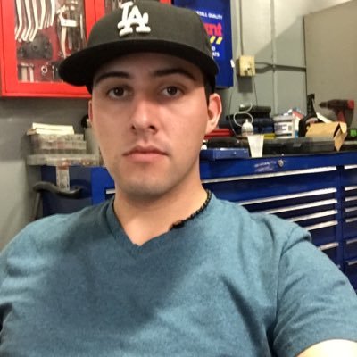 Profile Picture of Bryan Deveau (@dee_bohh) on Twitter