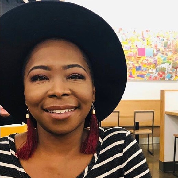 Profile Picture of Shawna Hand (@theeshawnamarie) on Poshmark