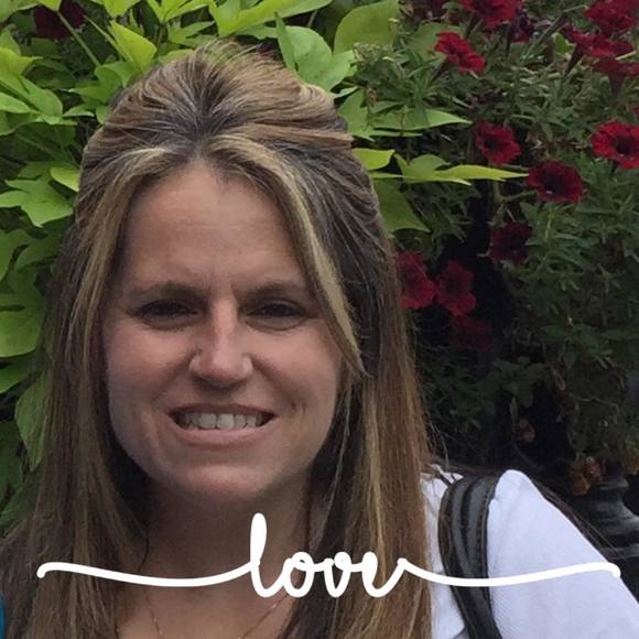 Profile Picture of Darcey Lafleur (@darceylafleur) on Poshmark