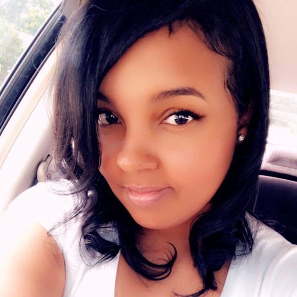 Profile Picture of Kendall Alexander (@flendall_03) on Poshmark