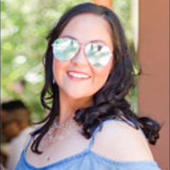 Profile Picture of Corena Sanchez-san nicolas (@corena02) on Poshmark