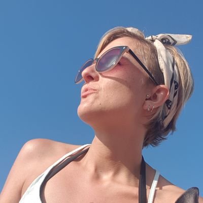 Profile Picture of Alice Kaley-Burton (@Alinguo) on Twitter