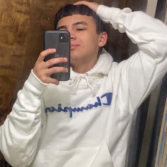Profile Picture of Richard Silva (@richardsilva03) on Poshmark