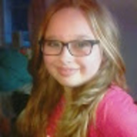 Profile Picture of Lilly Phillips (@lillyphillip460) on Poshmark