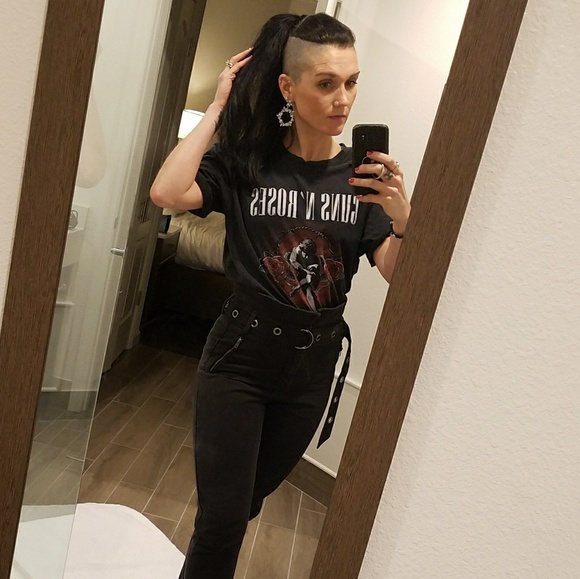 Profile Picture of Kate Saborsky (@katersaint) on Poshmark