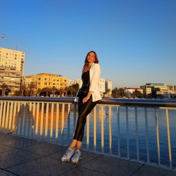 Profile Picture of Lara Rancic (@lara_rancic) on Poshmark