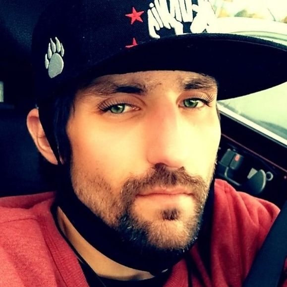 Profile Picture of Aaron Delaney (@aaron_delaney) on Poshmark