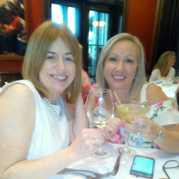 Profile Picture of Joanne Parry (@joanne90198) on Poshmark