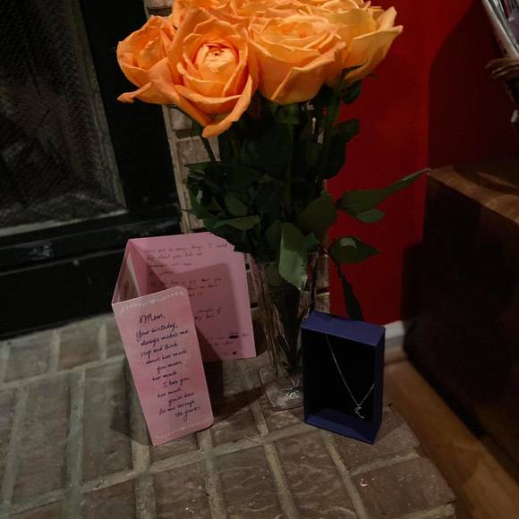 Profile Picture of Divinia Sampson (@godsent75) on Poshmark