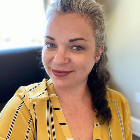 Profile Picture of Nicole Frennier guzman (@nguzman524) on Poshmark