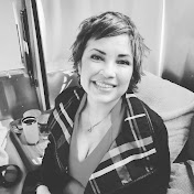 Profile Picture of Lori Robinett (@BrainbyBrain) on Youtube