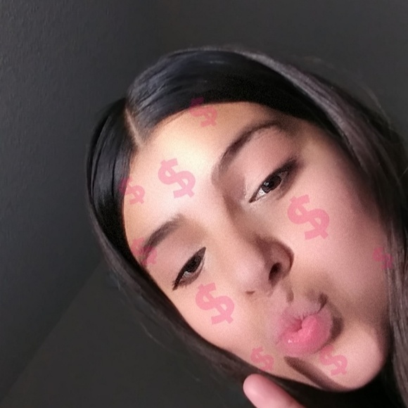 Profile Picture of Blanca Lares (@blancalares) on Poshmark