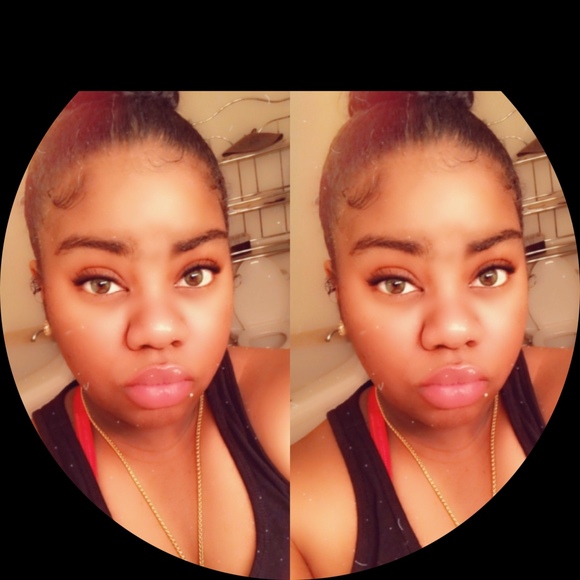 Profile Picture of Tamara Wiley (@zoeysmom30) on Poshmark