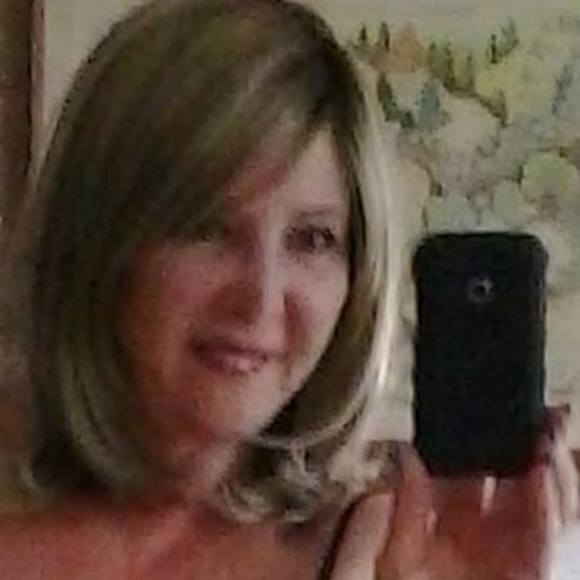 Profile Picture of Schirete Zick (@schiretezick) on Poshmark