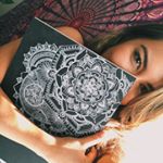 Profile Picture of Mari Carlson (@stretchesandsketches) on Instagram