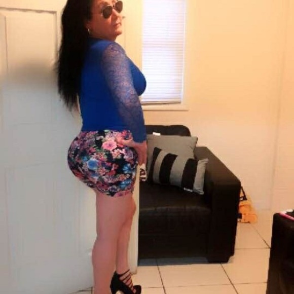 Profile Picture of Irma Arcaya (@anrydejuli) on Poshmark