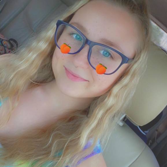 Profile Picture of Kelli Wilson (@wilsonkelli) on Poshmark