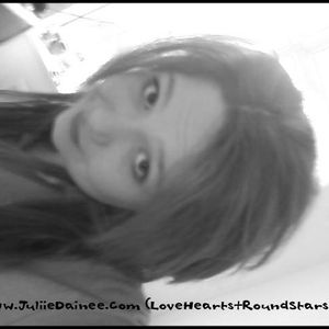 Profile Picture of Julie Daine (@juliedaine08) on Myspace