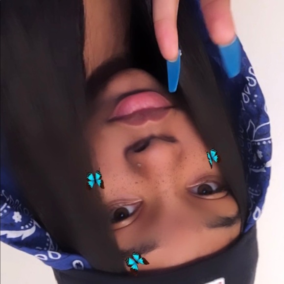 Profile Picture of Brianna Lennon (@lennonbrianna1) on Poshmark