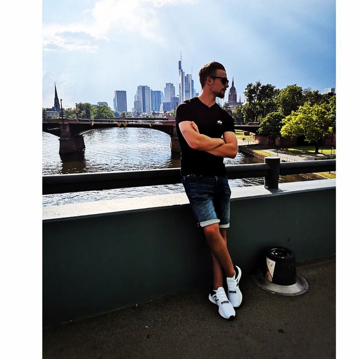Profile Picture of Robin Adam (@robinadam90) on Tiktok