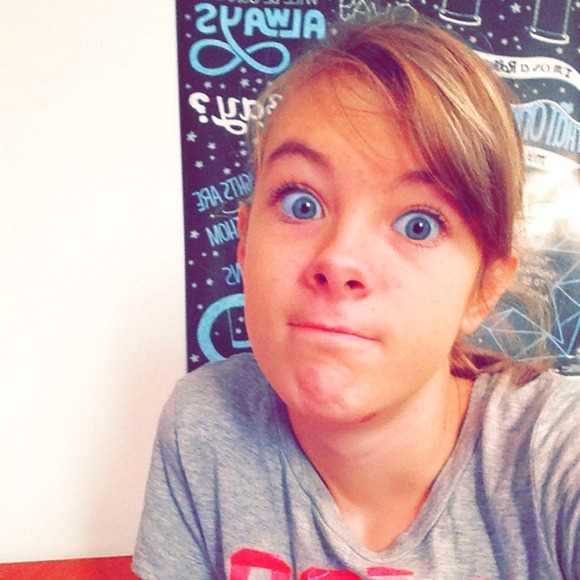 Profile Picture of Mari-kathryn Hughes (@sparkelyblonde) on Poshmark